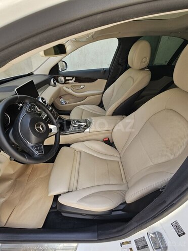 Mercedes C 300 4MATIC-10