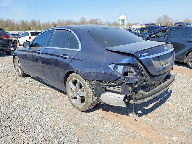 Mercedes E 350 4MATIC-3