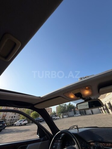 Mercedes E 240-2