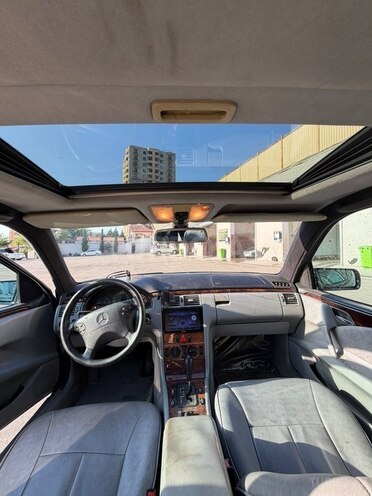 Mercedes E 240-3