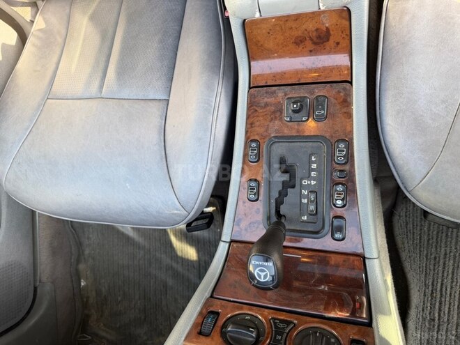 Mercedes E 240-4