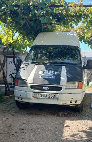Ford Transit-1