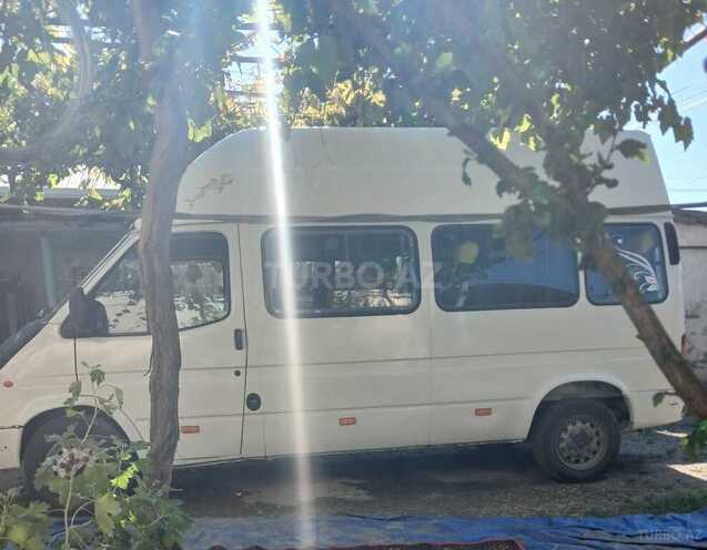 Ford Transit-7