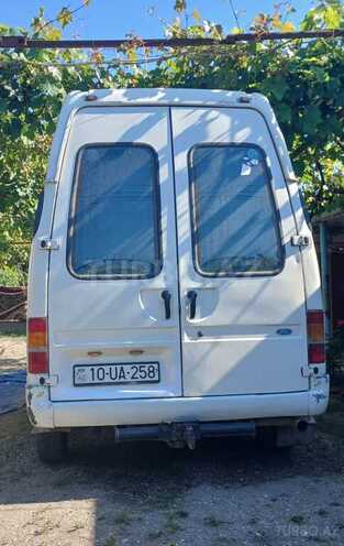 Ford Transit-2
