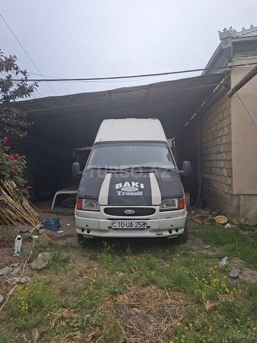 Ford Transit-11