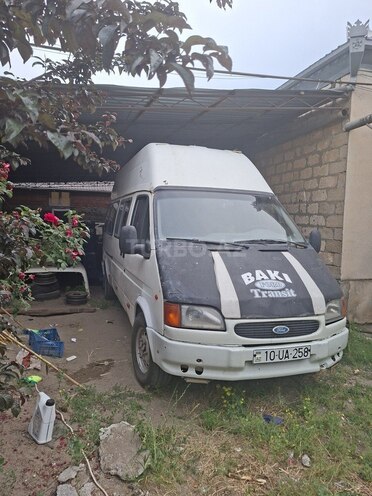 Ford Transit-8