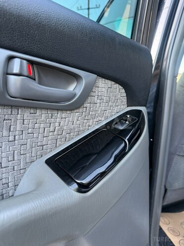 Toyota Land Cruiser Prado-5