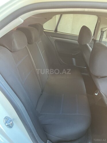 Volkswagen Jetta-7
