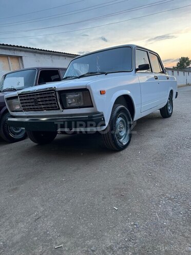 LADA (VAZ) 2107-2