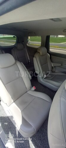 Kia Carnival-8