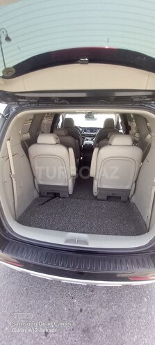 Kia Carnival-5