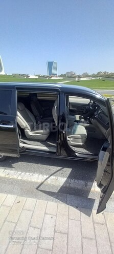 Kia Carnival-2