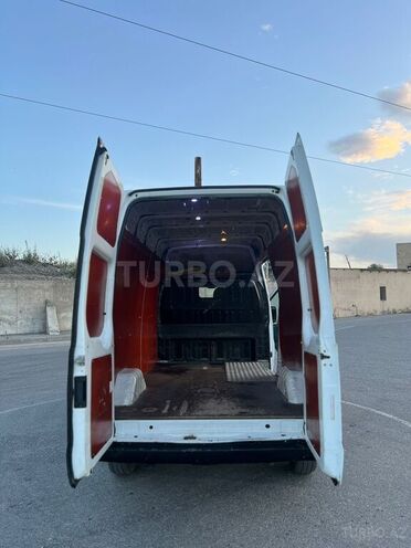 Ford Transit-12