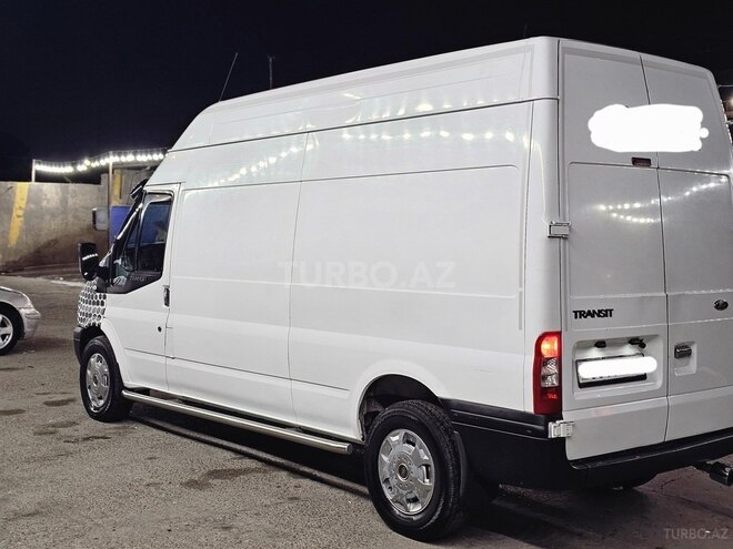 Ford Transit-5