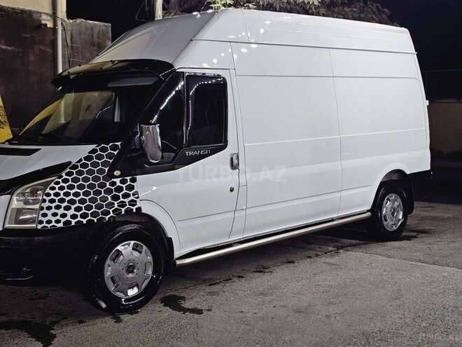 Ford Transit-4