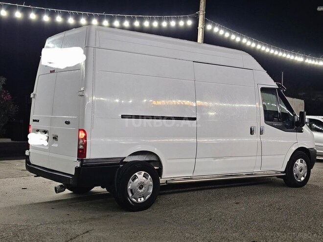 Ford Transit-6