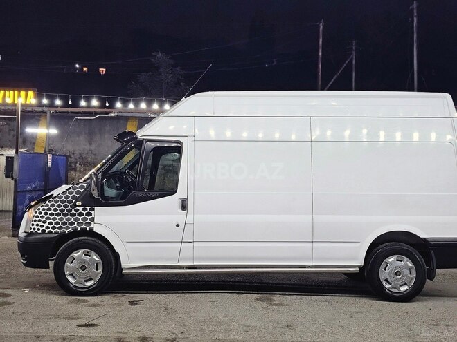 Ford Transit-3
