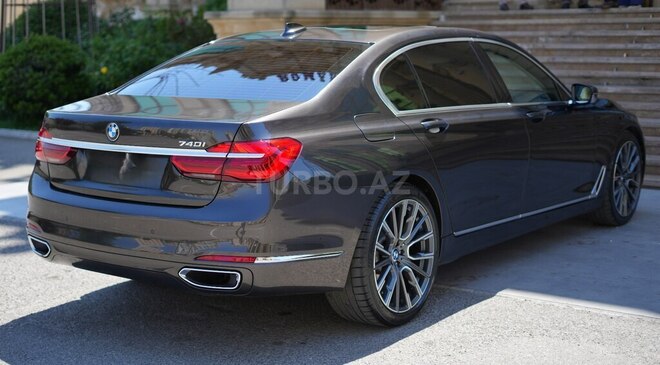 BMW 740-4