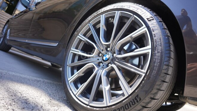 BMW 740-8