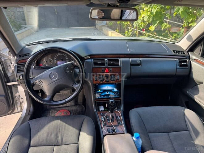Mercedes E 200-12