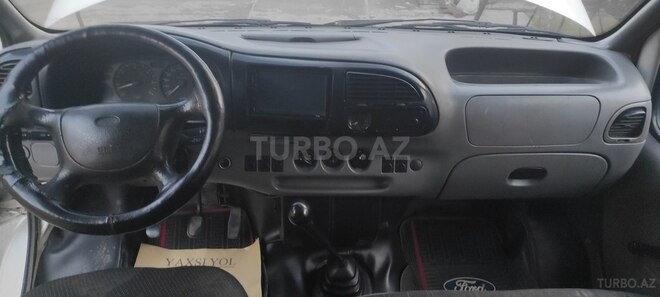 Ford Transit-4