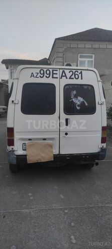 Ford Transit-10