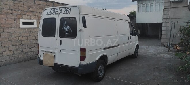 Ford Transit-9