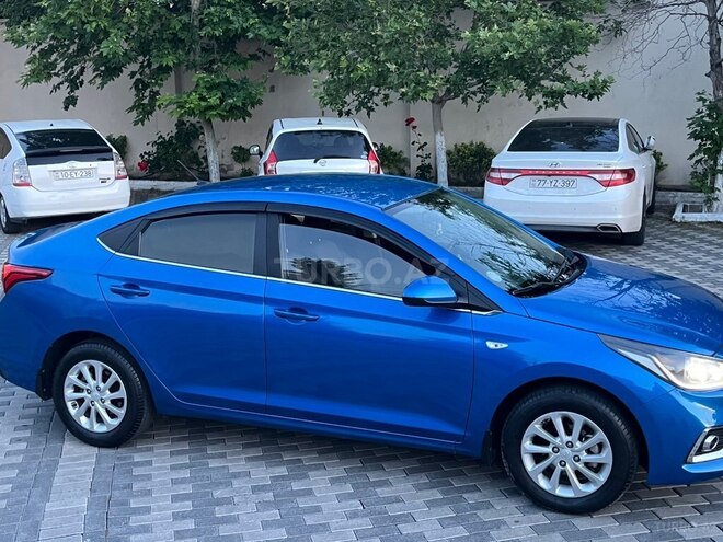 Hyundai Accent-2