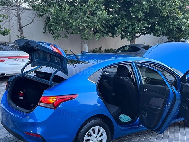 Hyundai Accent-6