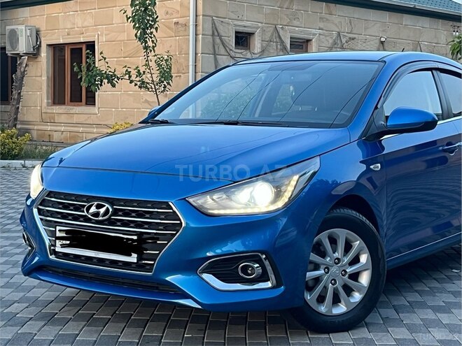 Hyundai Accent-17