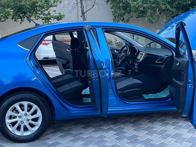 Hyundai Accent-9