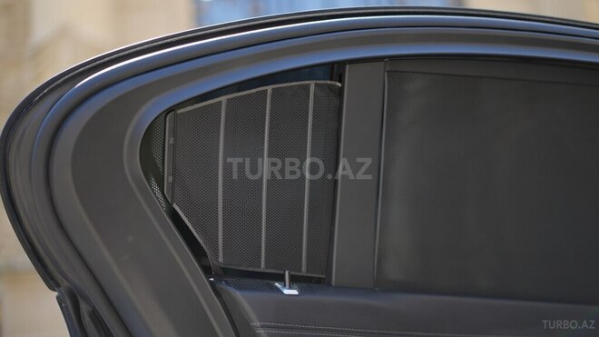 BMW 740-19