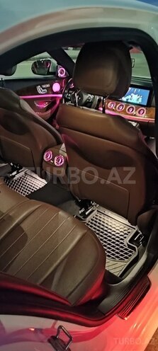 Mercedes E 300-10