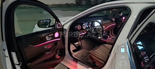 Mercedes E 300-6