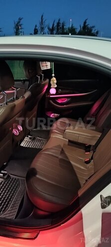 Mercedes E 300-9