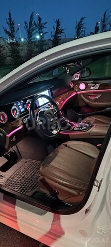 Mercedes E 300-7