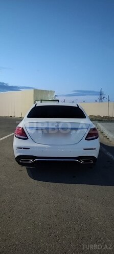 Mercedes E 300-5