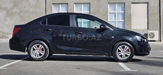 Chevrolet Aveo-10