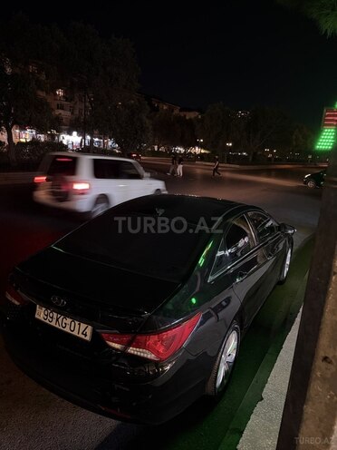Hyundai Sonata-4