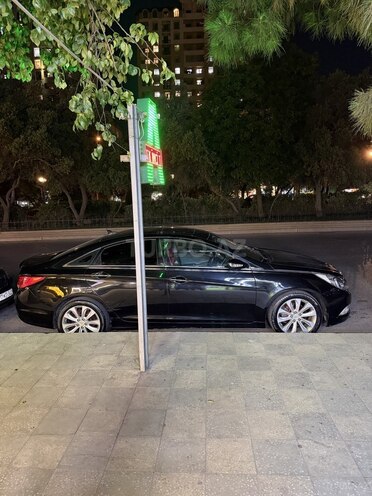 Hyundai Sonata-5