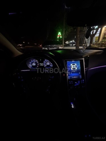 Hyundai Sonata-8