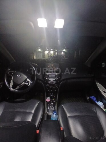 Hyundai Accent-2