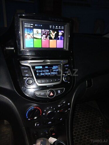 Hyundai Accent-3