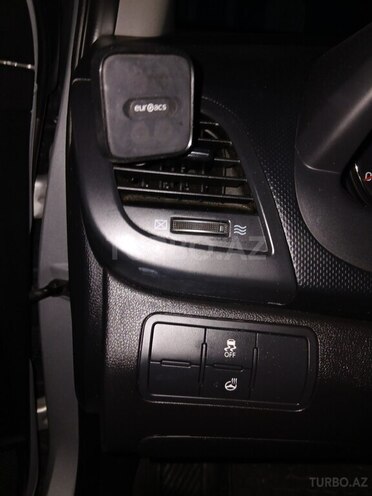 Hyundai Accent-5