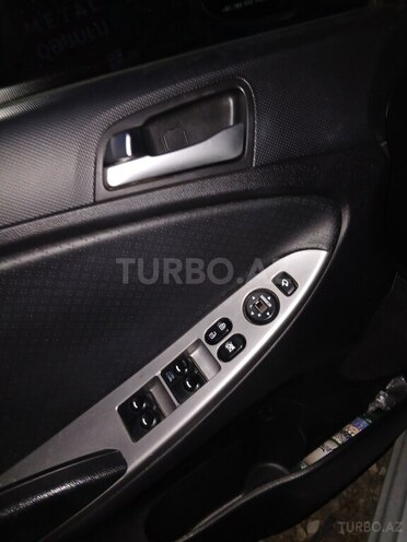 Hyundai Accent-6