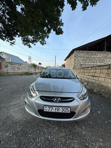 Hyundai Accent-1