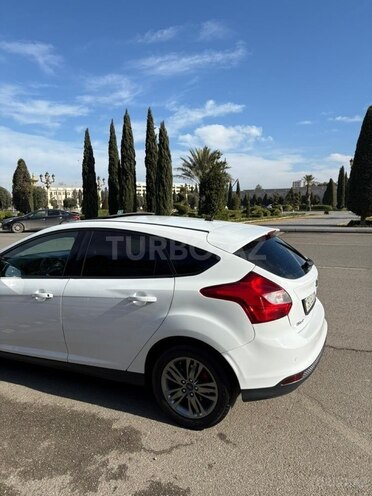 Ford Focus-7