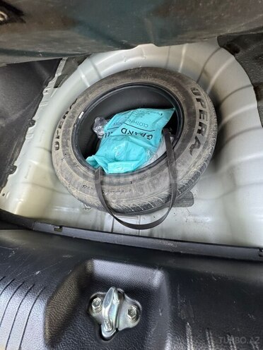 Hyundai Accent-15