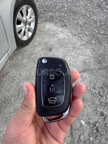 Hyundai Accent-19