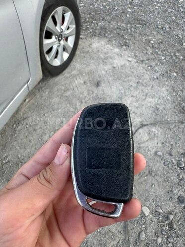 Hyundai Accent-20